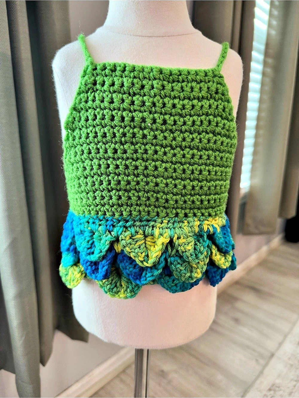 Handmade Crochet Mermaid Top Girls 3-5 Years Green Blue Scalloped Halloween Cost